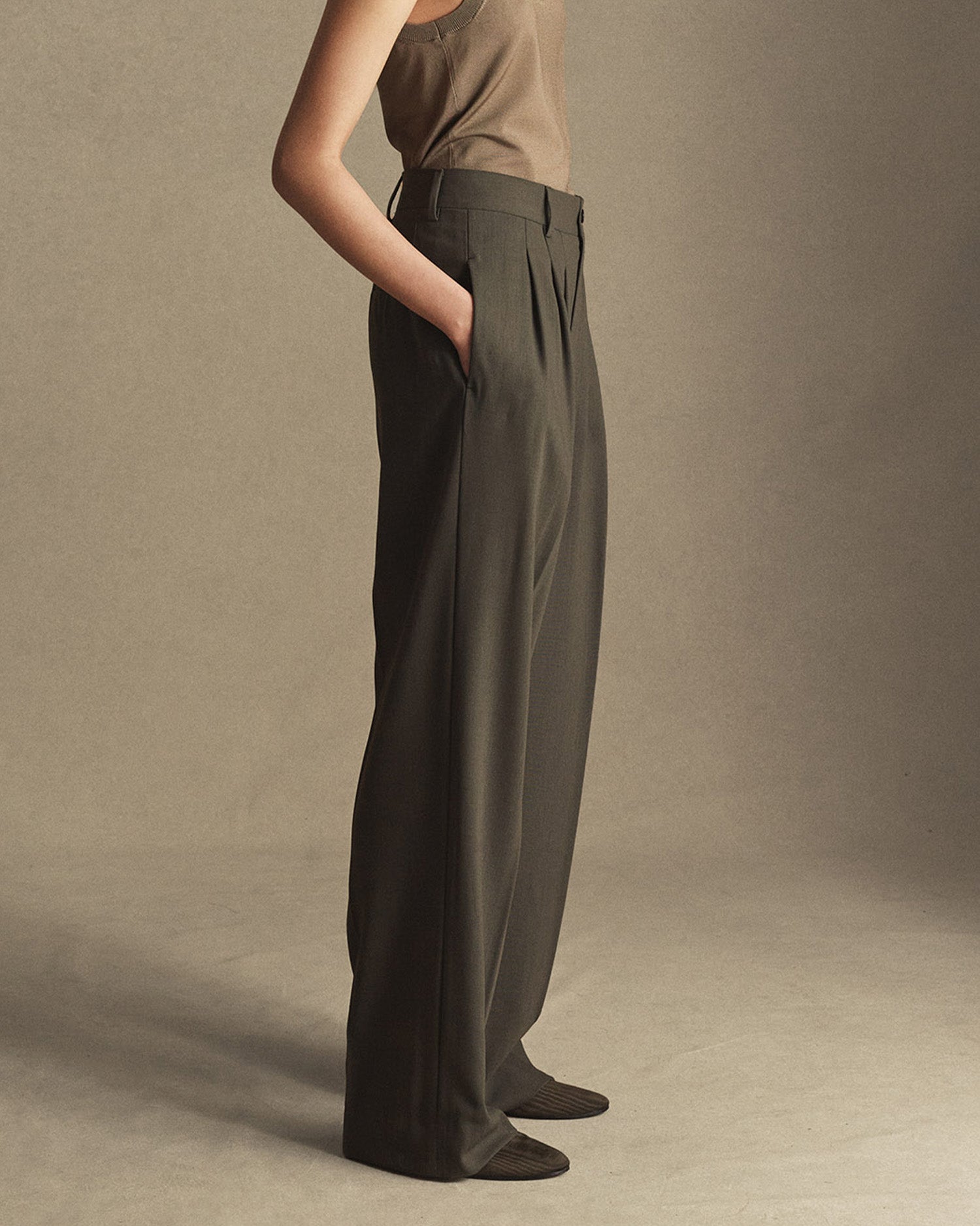Ava Pleated Trouser - Dark Moss