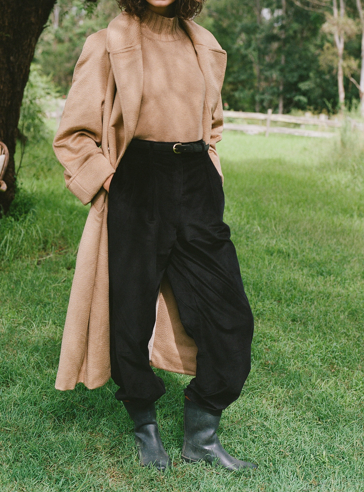 Black corduroy pants clearance outfit