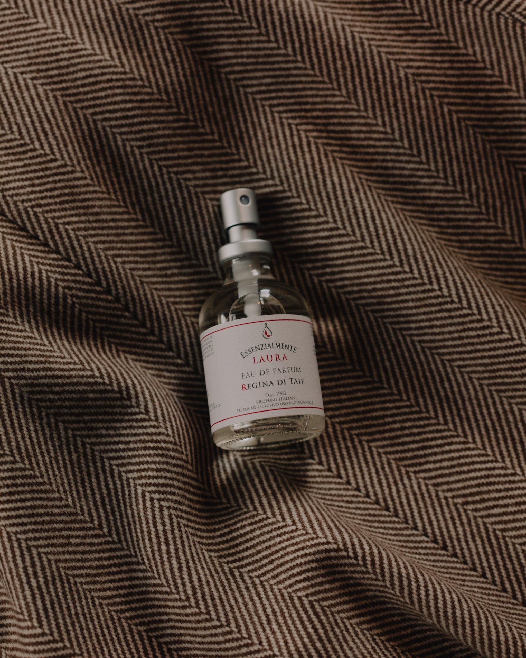 Essenzialmente Laura  La Regina di Tiaf Eau de Parfum